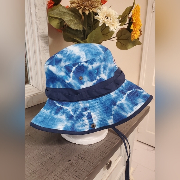 MTV Blue Tie-Dye Bucket Hat - Picture 2 of 5